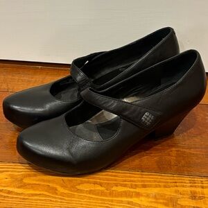 Dansko Mary Janes black leather with Velcro closure Size 41 -US 10-10.5